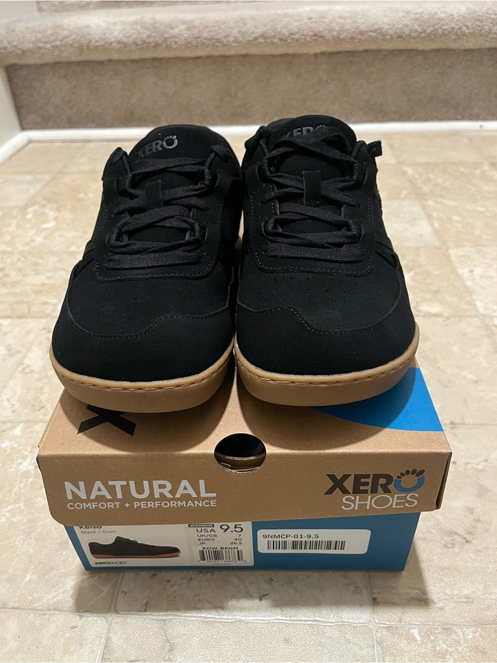 New in box Xero Shoes Kelso Black and Gum Size Womens 9.5